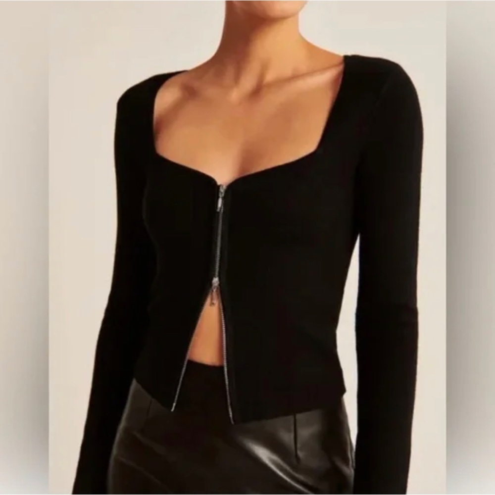 Abercrombie Zip-Up Notch-Neck Slim Top